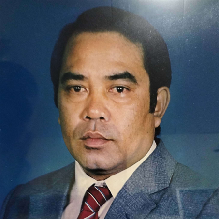 Drs. Stefanus Buan 
Kepala SMA 
1984-1987
